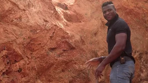 Francis Ngannou ispričao priču o teškom život: „Hranu sam tražio po smeću!“